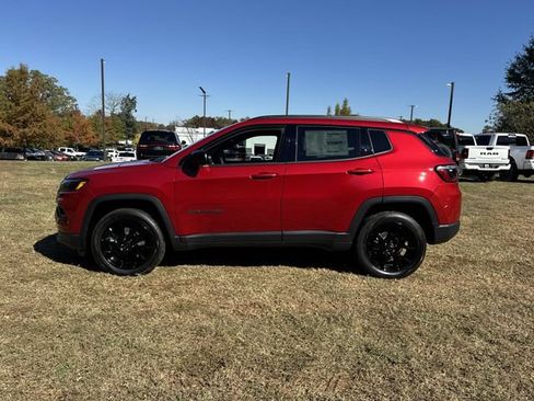 New 2026 Jeep Compass Latitude AWD/4WD image 10