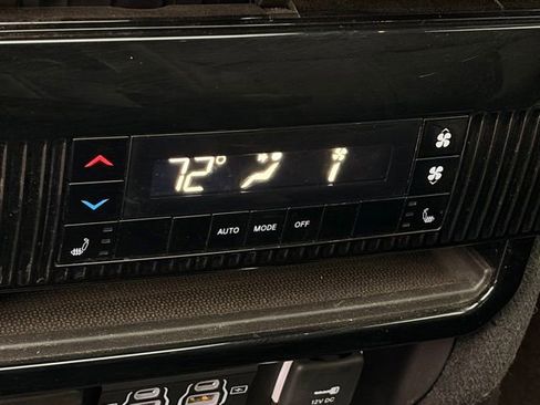 Used 2022 Jeep Wagoneer Series II w/ Convenience Group I AWD/4WD image 29