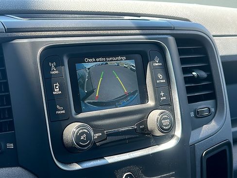 Used 2019 RAM 1500 Express AWD/4WD image 15