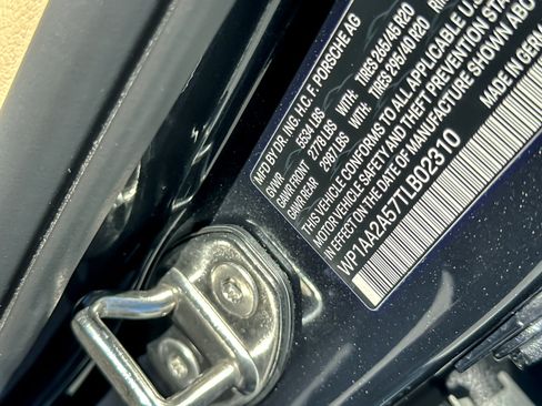 Certified 2026 Porsche Macan AWD/4WD image 28