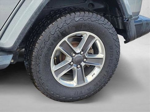 Used 2020 Jeep Wrangler Unlimited Sahara AWD/4WD image 14