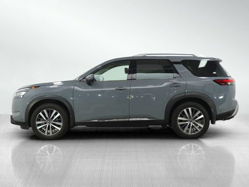 Used 2022 Nissan Pathfinder Platinum w/ Cargo Package AWD/4WD image 2