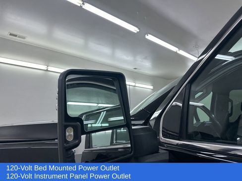 Used 2023 GMC Sierra 2500 Denali w/ Denali Black Diamond Edition image 17