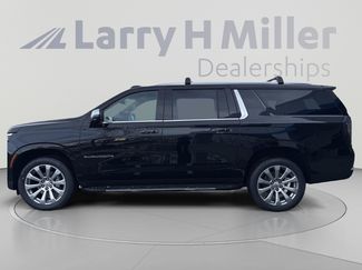 New 2026 Chevrolet Suburban Premier w/ Sun And Tow Package AWD/4WD video 2