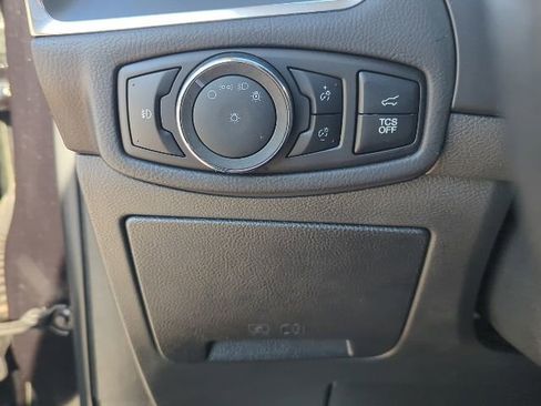 Used 2024 Ford Edge Titanium image 12