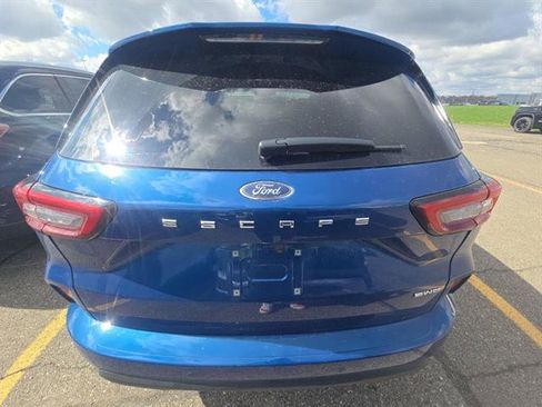 Used 2023 Ford Escape ST-Line Select AWD/4WD image 5
