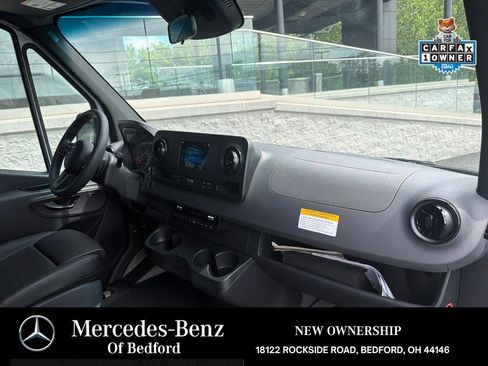 Used 2024 Mercedes-Benz Sprinter 2500 image 25