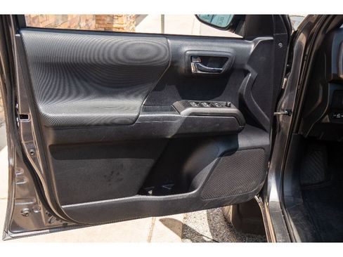 Used 2020 Toyota Tacoma 4x4 Double Cab image 11