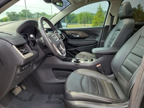 Used 2022 GMC Terrain Denali w/ Denali Premium Package AWD/4WD image 8