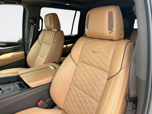 Used 2022 Cadillac Escalade ESV Sport w/ Touring Package AWD/4WD image 24