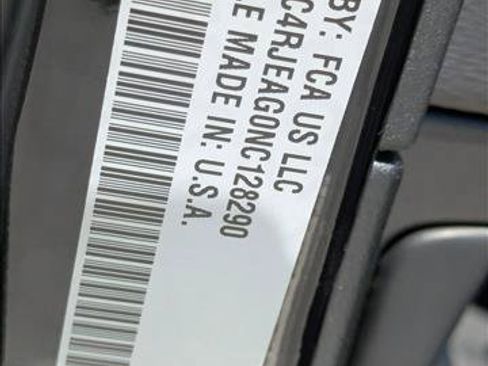 Used 2022 Jeep Grand Cherokee Laredo X RWD image 27
