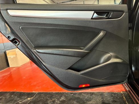 Used 2012 Volkswagen Passat 2.5 SE image 29