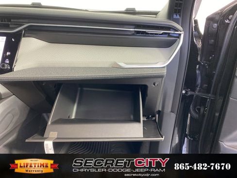 New 2026 Jeep Cherokee Laredo image 30