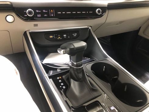 New 2026 Kia Carnival SX image 34