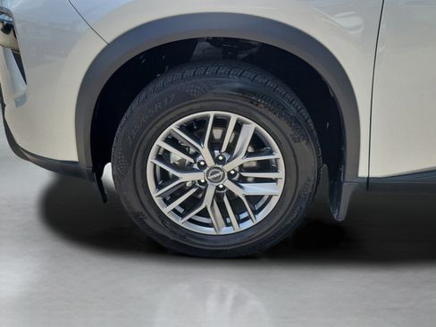 Used 2024 Nissan Rogue S AWD/4WD image 32