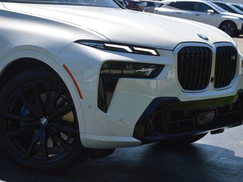 Certified 2026 BMW X7 M60i AWD/4WD image 2