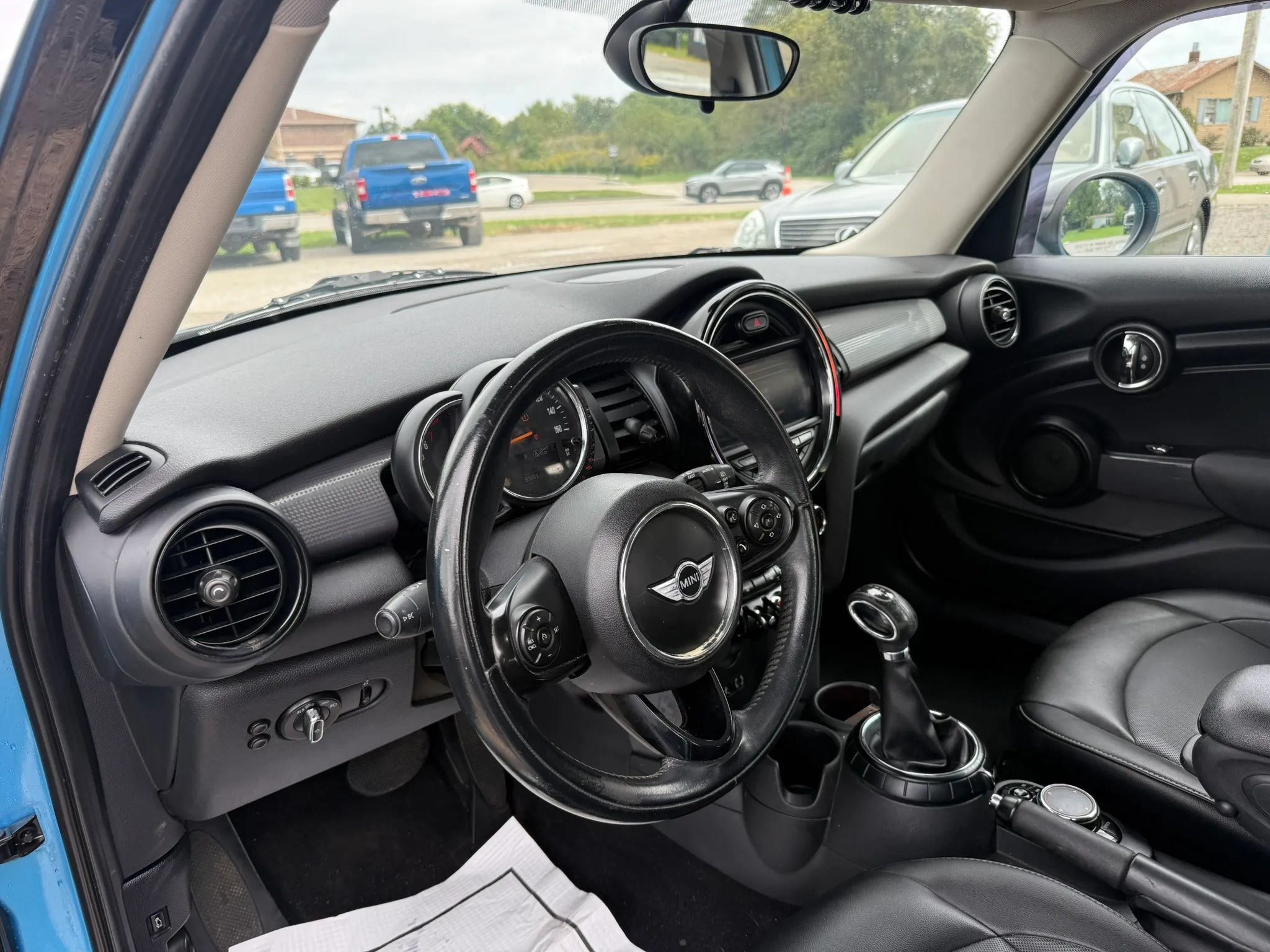 Used 2016 MINI Cooper 4-Door Hardtop FWD image 11