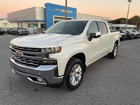 Used 2021 Chevrolet Silverado 1500 LTZ w/ LTZ Premium Package image 3