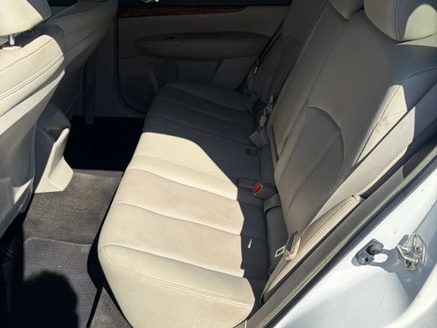 Used 2012 Subaru Outback 3.6R Limited w/ Moonroof Pkg AWD/4WD image 24
