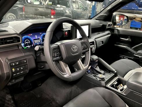 Certified 2025 Toyota Tacoma TRD Off-Road image 16