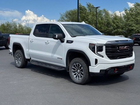 Used 2023 GMC Sierra 1500 AT4 w/ Technology Package AWD/4WD image 11