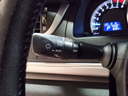 Used 2013 Toyota Camry SE image 49