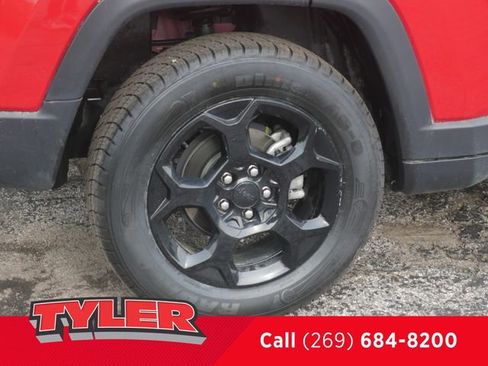 Used 2023 Jeep Compass Trailhawk w/ Trailhawk Elite Group AWD/4WD image 44