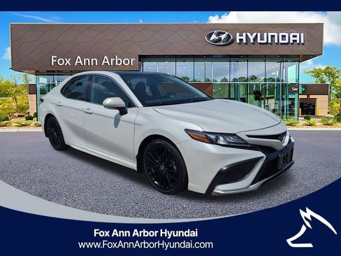 Used 2022 Toyota Camry XSE FWD image 7