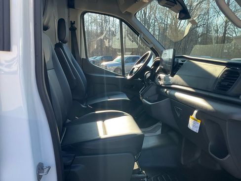 New 2026 Ford Transit 250 148 Medium Roof RWD image 12