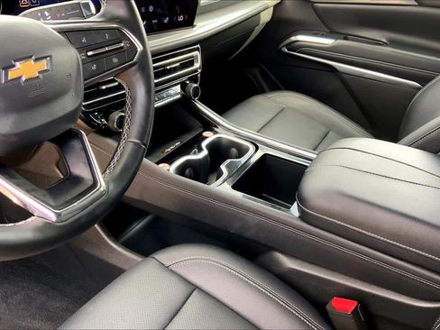 Used 2026 Chevrolet Traverse LT FWD image 16