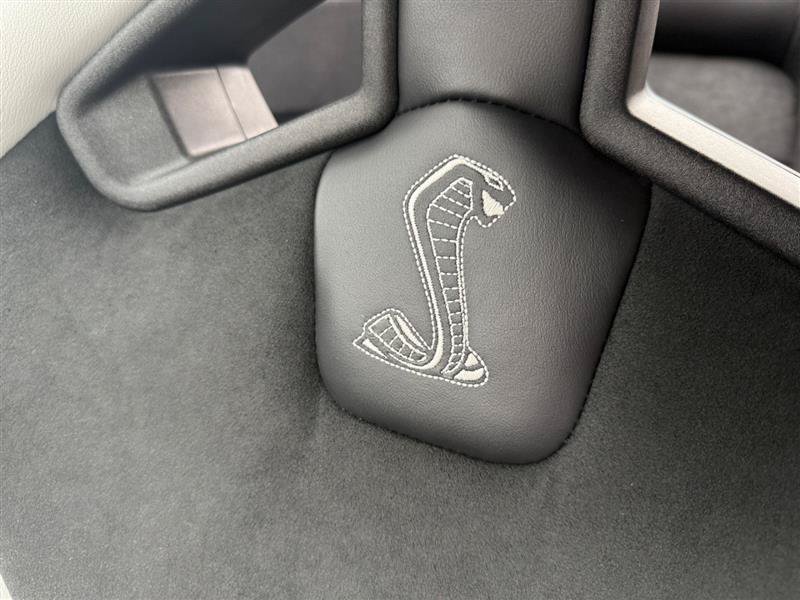 Used 2022 Ford Mustang Shelby GT500 w/ Technology Package RWD image 12