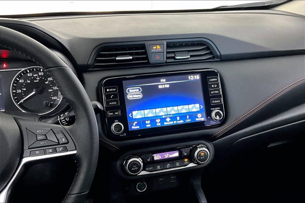 New 2025 Nissan Versa SR w/ Trunk Package FWD image 9
