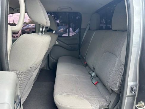 Used 2017 Nissan Frontier SV w/ SV Value Truck Package AWD/4WD image 13