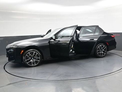 Used 2024 BMW 760i xDrive AWD/4WD image 42