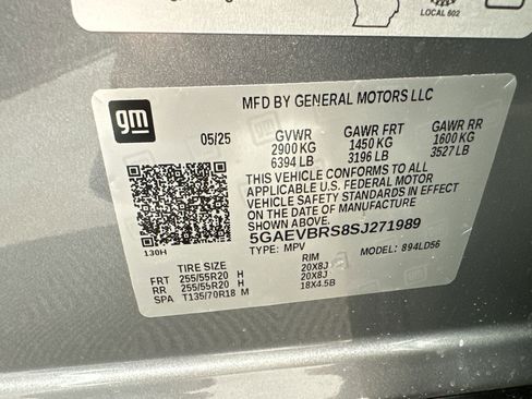 Used 2025 Buick Enclave Sport Touring AWD/4WD image 19