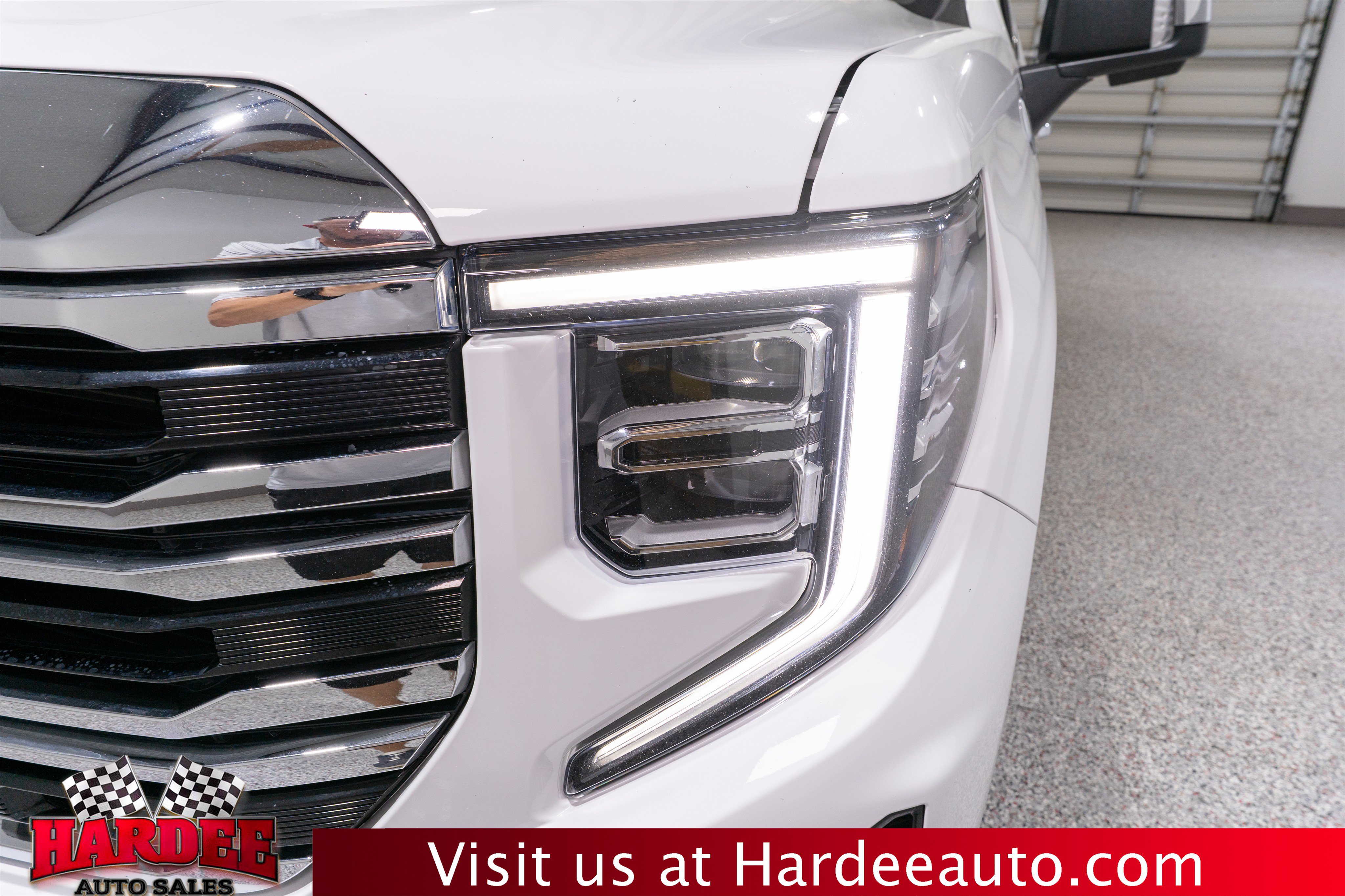 Used 2025 GMC Sierra 1500 SLT AWD/4WD image 8