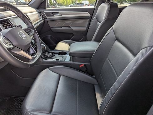 Used 2023 Volkswagen Atlas Cross Sport SE FWD image 21