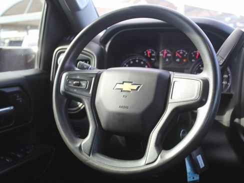 Used 2022 Chevrolet Silverado 2500 Custom w/ Custom Value Package image 16