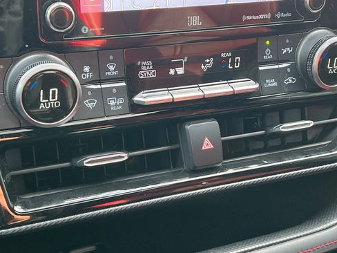 Used 2021 Toyota Highlander XSE image 27