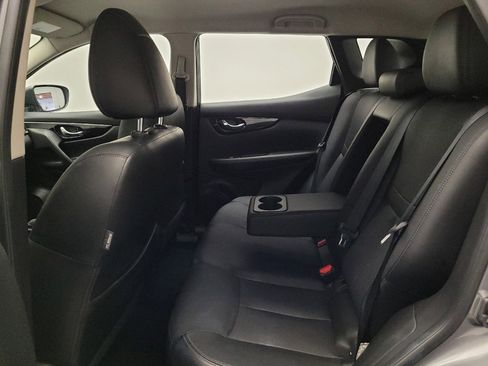 Used 2018 Nissan Rogue Sport SL FWD image 18