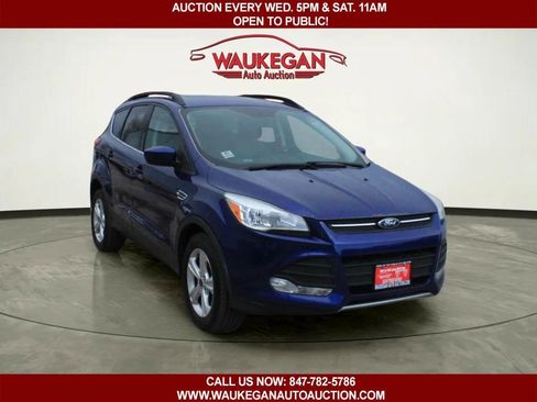 Used 2015 Ford Escape SE w/ Equipment Group 201A image 1