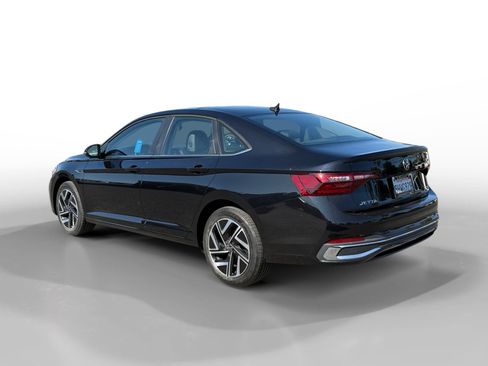 Certified 2023 Volkswagen Jetta SEL FWD image 3