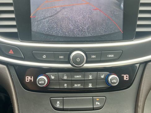Used 2017 Buick LaCrosse Essence image 13