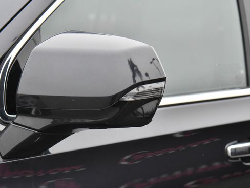 Used 2023 GMC Yukon XL Denali image 14