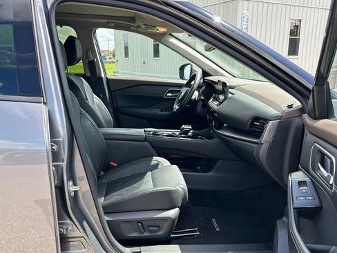 Used 2023 Nissan Rogue Platinum w/ Platinum Premium Package AWD/4WD image 38