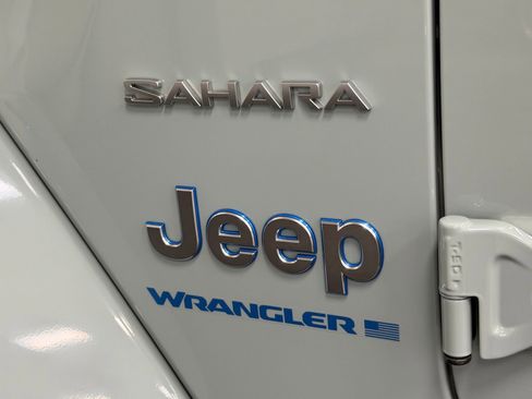 Used 2023 Jeep Wrangler Unlimited Sahara w/ Cold Weather Group image 34