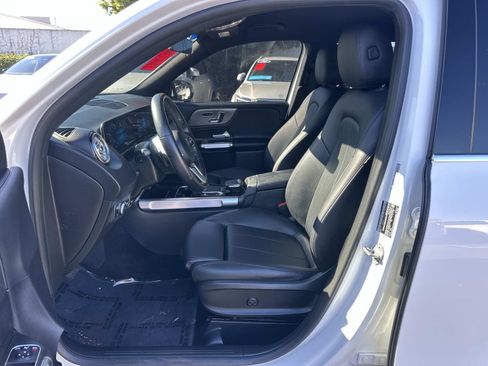 Used 2021 Mercedes-Benz GLB 250 image 17