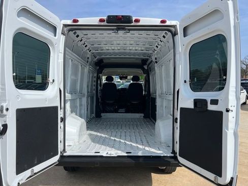 Used 2025 RAM ProMaster 2500 FWD image 16