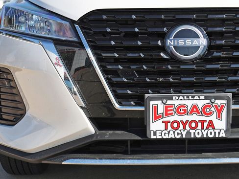 Used 2024 Nissan Kicks SV FWD image 9