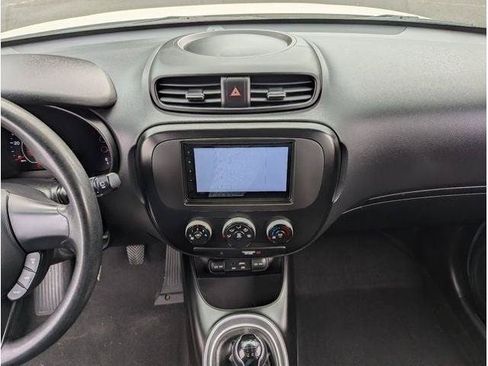 Used 2018 Kia Soul FWD image 48